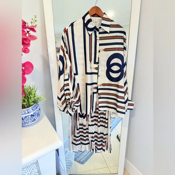 Elegant Silk Batwing Blouse and Pleated Bottom 2 Piece Set - Picture 1 of 13